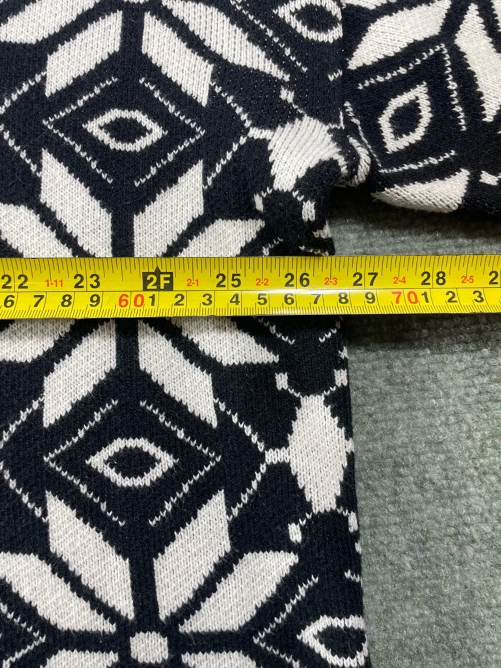 Lane Bryant Black and White Knit Zip Cardigan‎